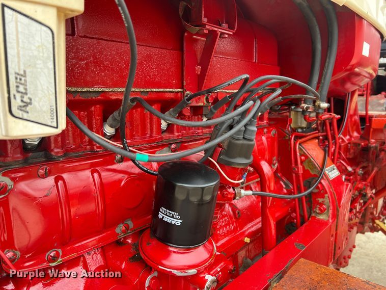 image for item JU9759 1966 Farmall 806  tractor