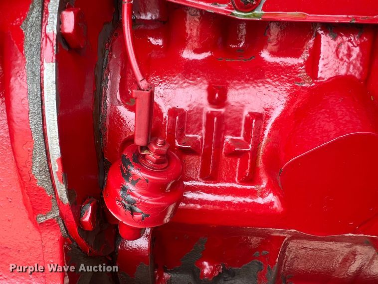 image for item JU9759 1966 Farmall 806  tractor