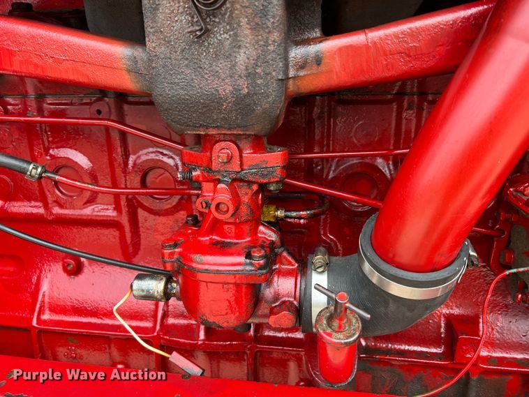 image for item JU9759 1966 Farmall 806  tractor