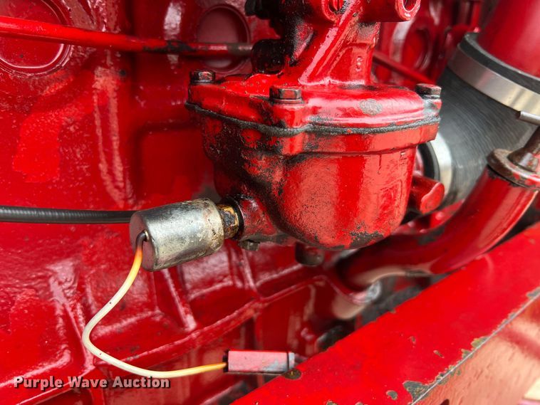 image for item JU9759 1966 Farmall 806  tractor