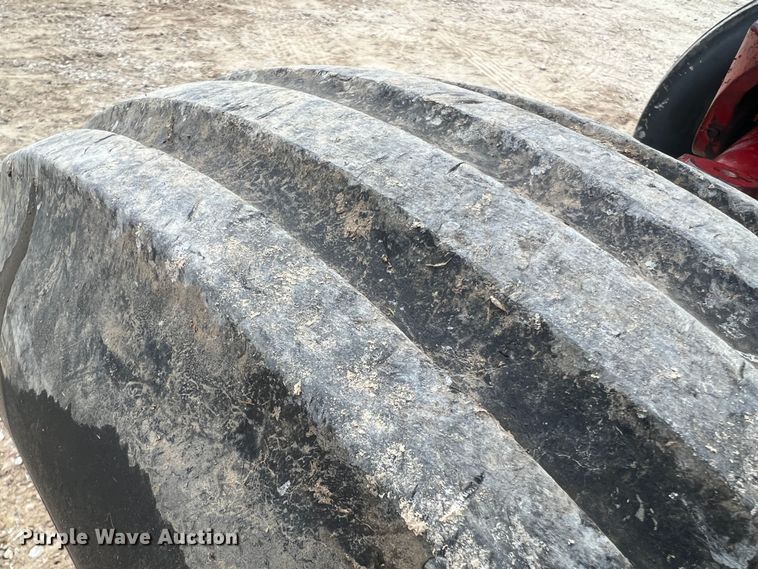 image for item JU9759 1966 Farmall 806  tractor