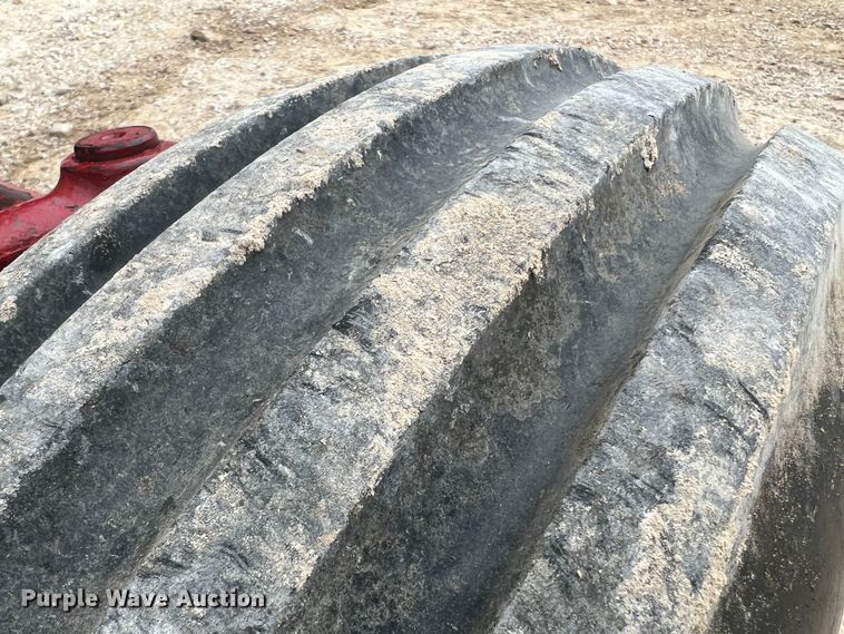 image for item JU9759 1966 Farmall 806  tractor