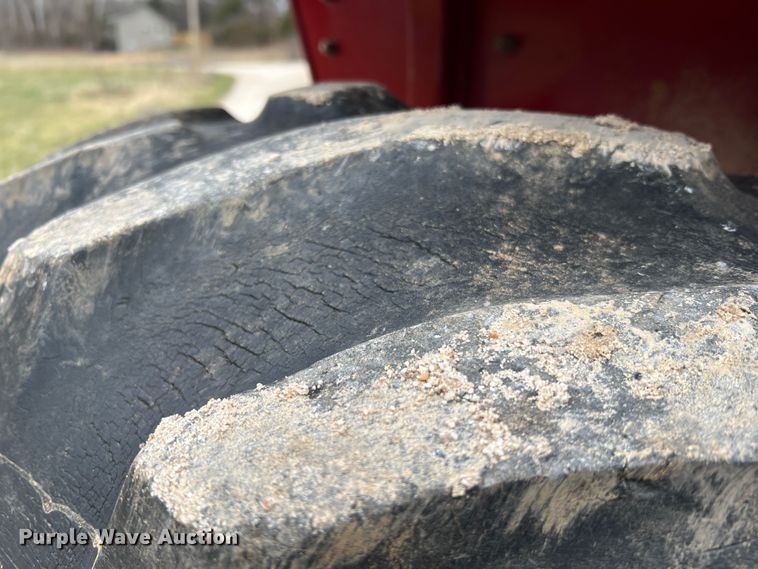 image for item JU9759 1966 Farmall 806  tractor