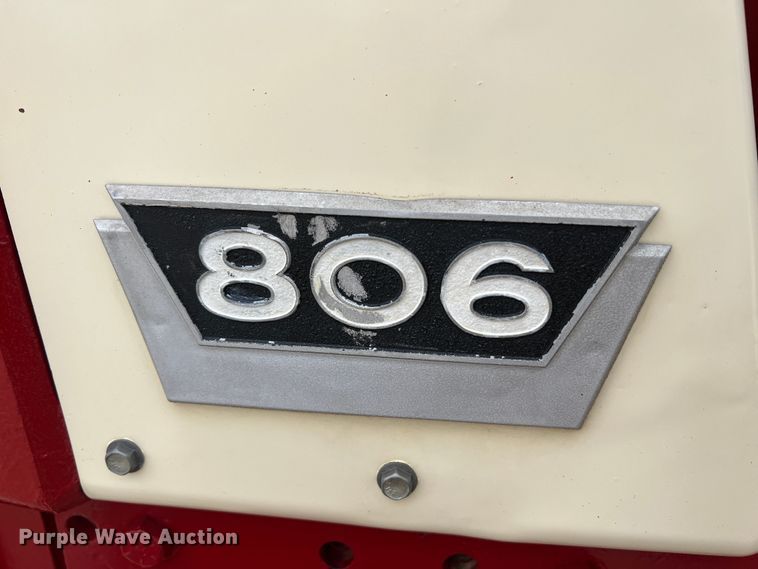 image for item JU9759 1966 Farmall 806  tractor