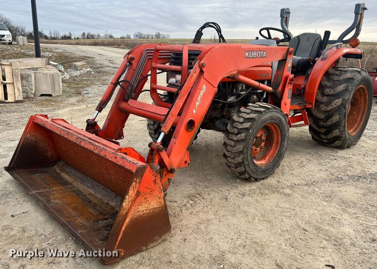 image for item JU9770 Kubota L3430  MFWD tractor