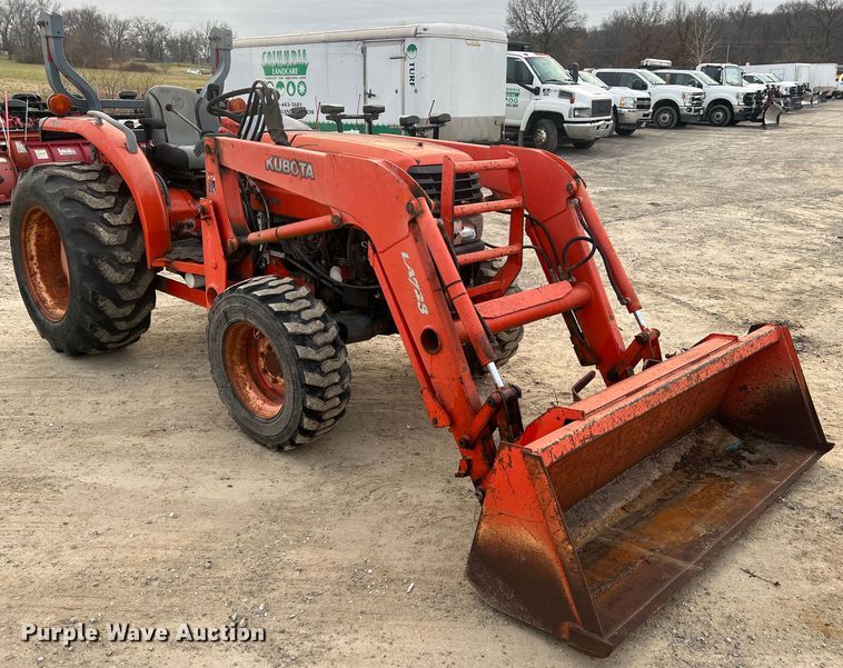image for item JU9770 Kubota L3430  MFWD tractor