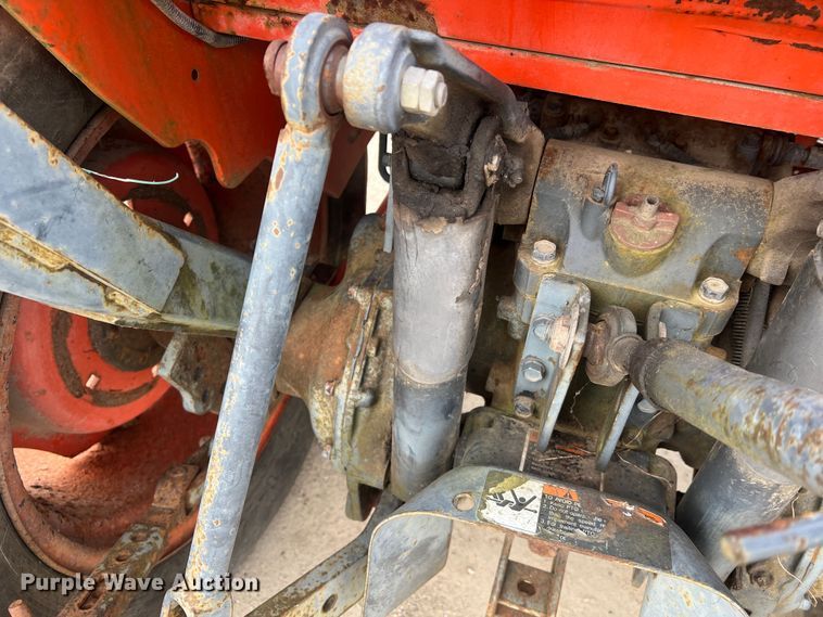 image for item JU9770 Kubota L3430  MFWD tractor