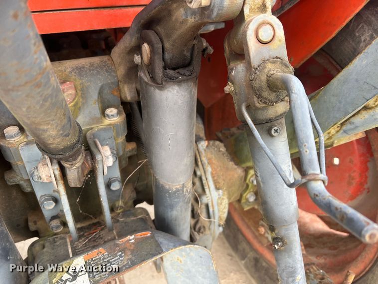 image for item JU9770 Kubota L3430  MFWD tractor