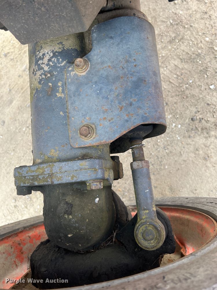 image for item JU9770 Kubota L3430  MFWD tractor