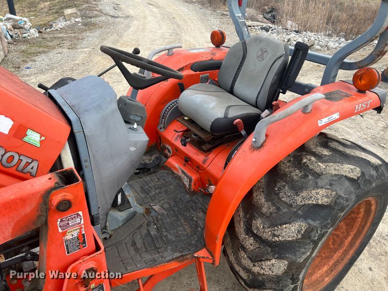 image for item JU9770 Kubota L3430  MFWD tractor