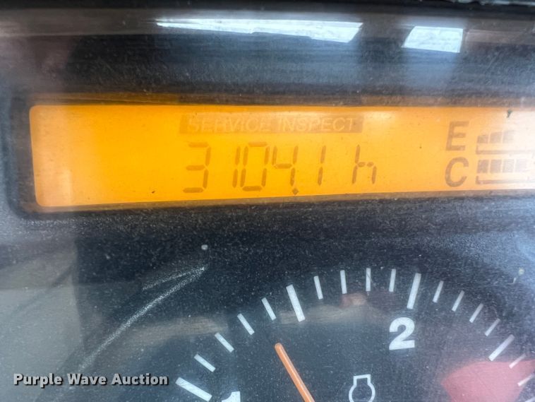 image for item JU9770 Kubota L3430  MFWD tractor