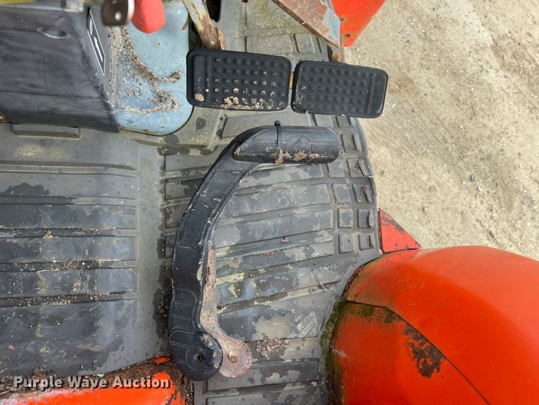 image for item JU9770 Kubota L3430  MFWD tractor