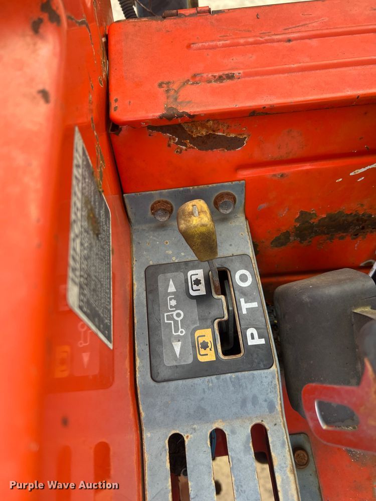 image for item JU9770 Kubota L3430  MFWD tractor