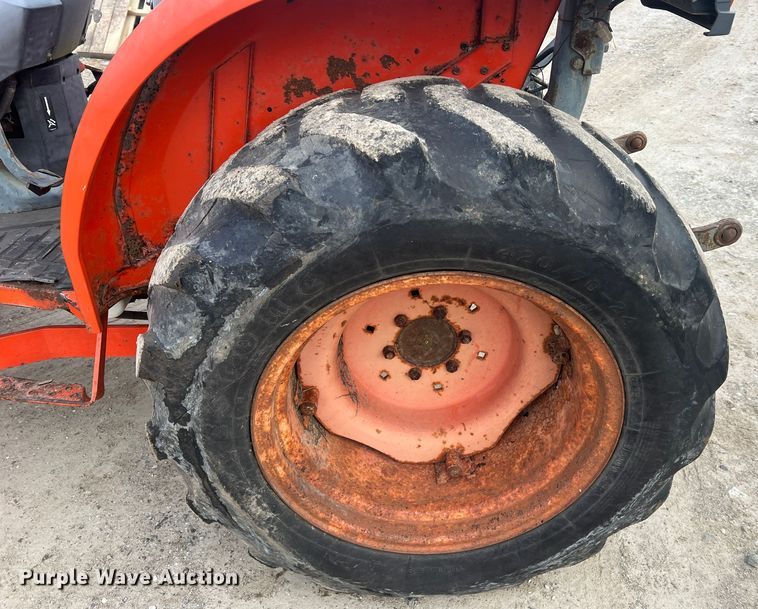 image for item JU9770 Kubota L3430  MFWD tractor