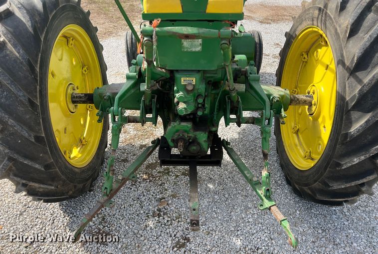 image for item JV9495 1954 John Deere 60  tractor