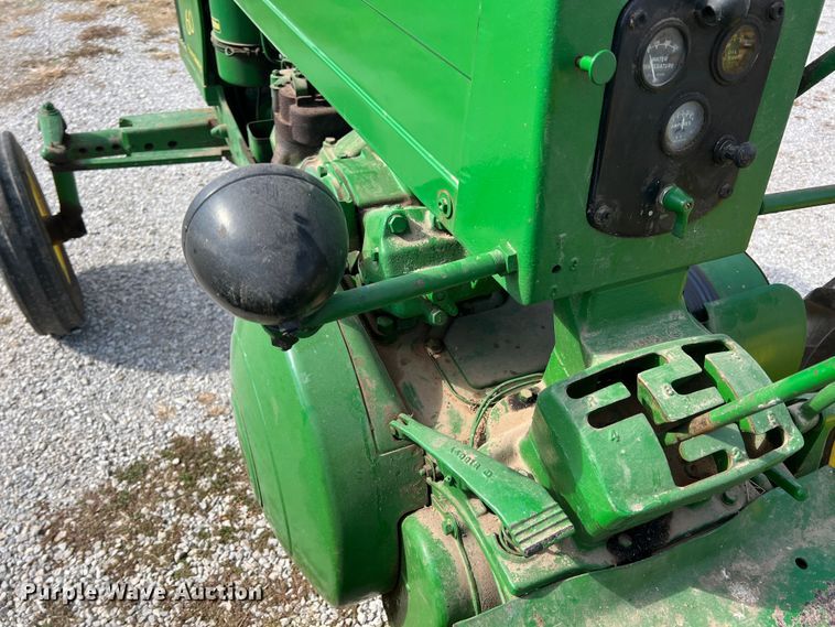 image for item JV9495 1954 John Deere 60  tractor