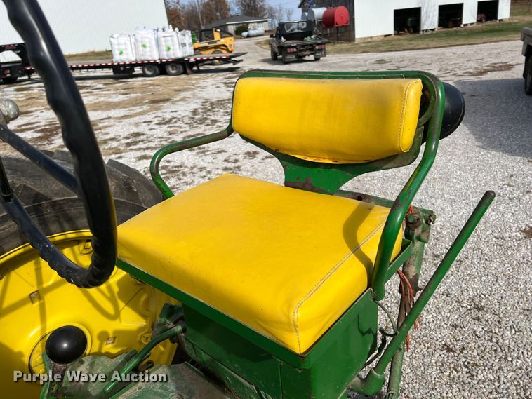 image for item JV9495 1954 John Deere 60  tractor