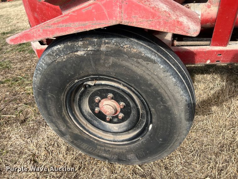 image for item JV9497 International 1150  feed grinder/mixer