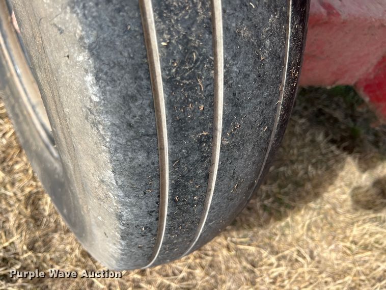 image for item JV9497 International 1150  feed grinder/mixer