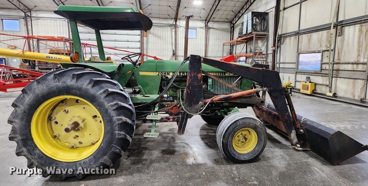 image for item JW9932 1980 John Deere 2940  tractor