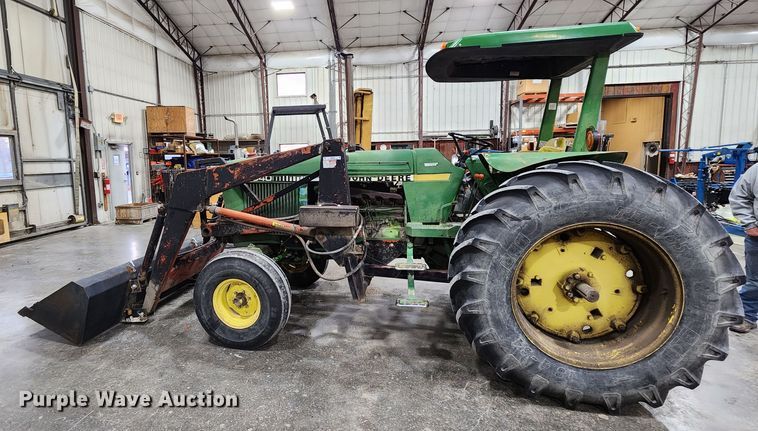image for item JW9932 1980 John Deere 2940  tractor