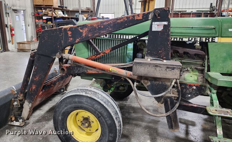 image for item JW9932 1980 John Deere 2940  tractor
