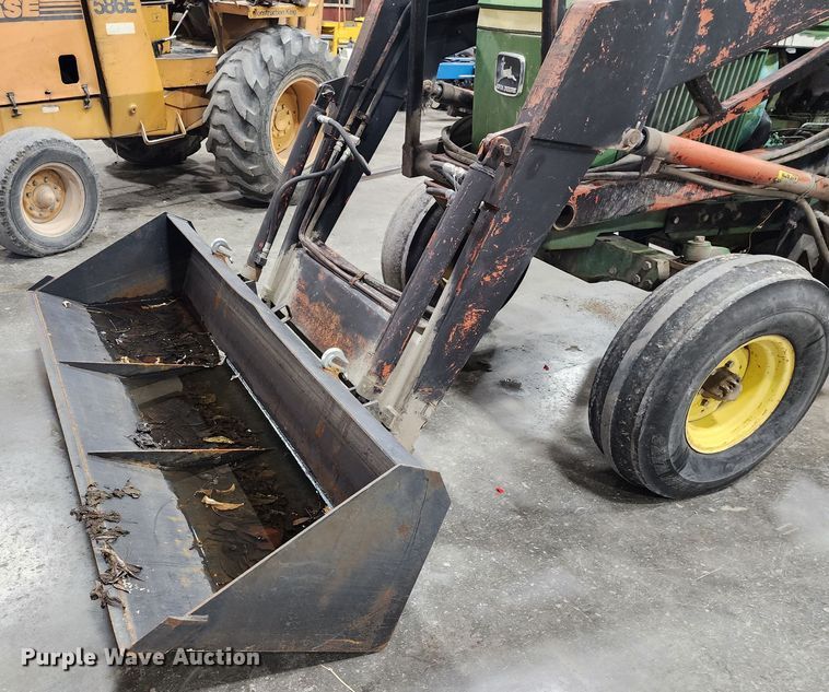 image for item JW9932 1980 John Deere 2940  tractor