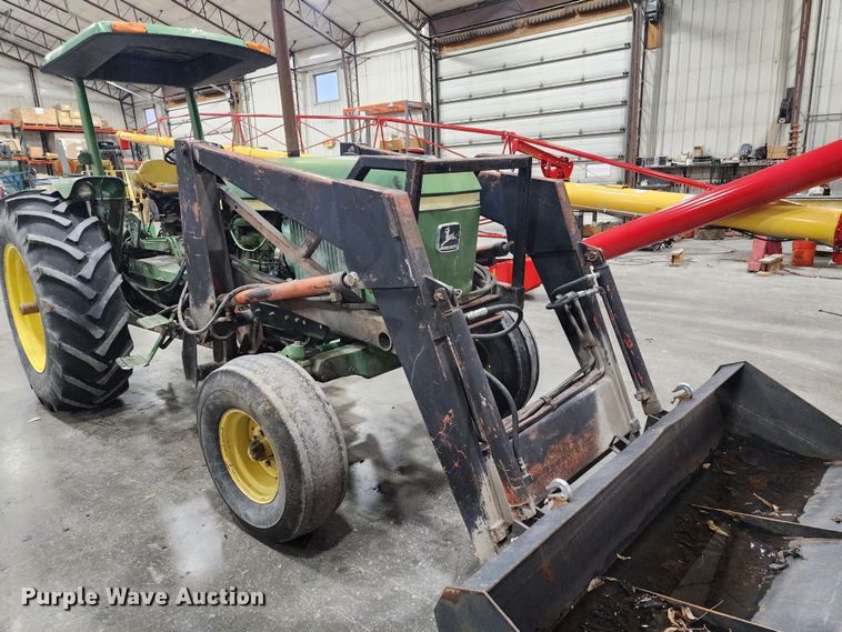 image for item JW9932 1980 John Deere 2940  tractor