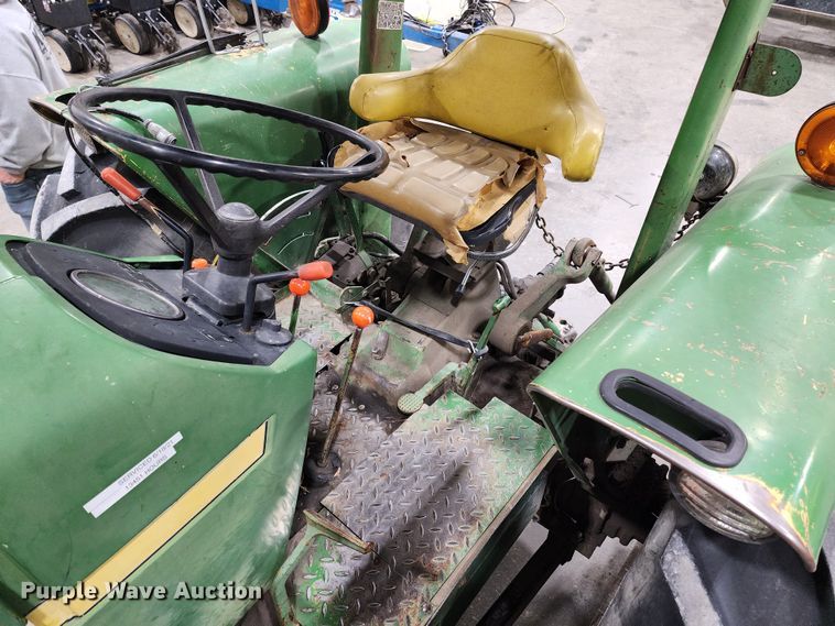 image for item JW9932 1980 John Deere 2940  tractor