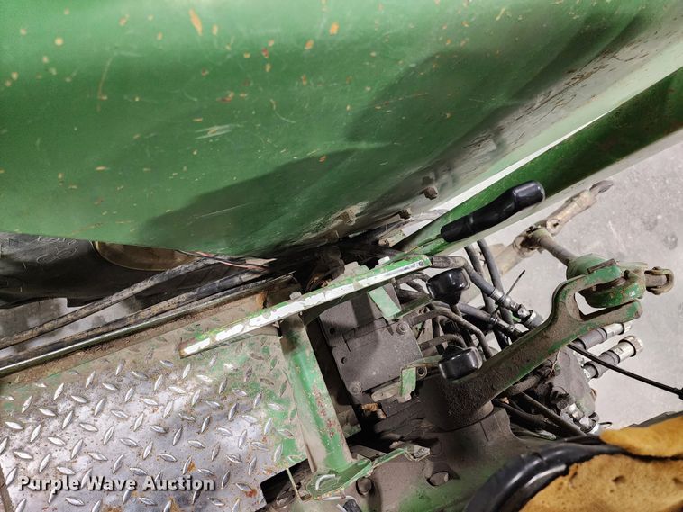 image for item JW9932 1980 John Deere 2940  tractor