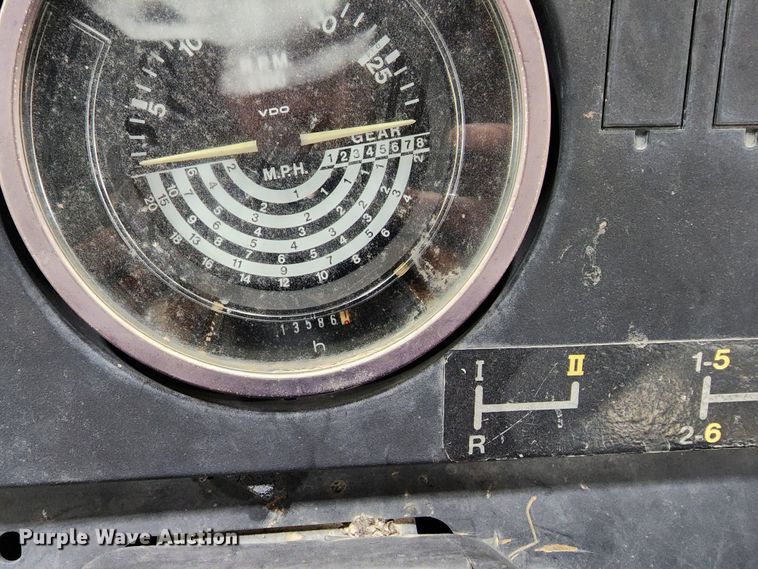 image for item JW9932 1980 John Deere 2940  tractor