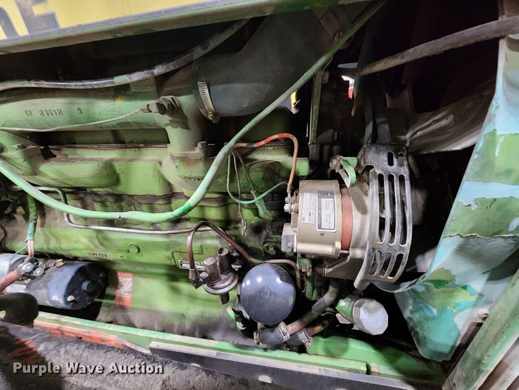 image for item JW9932 1980 John Deere 2940  tractor