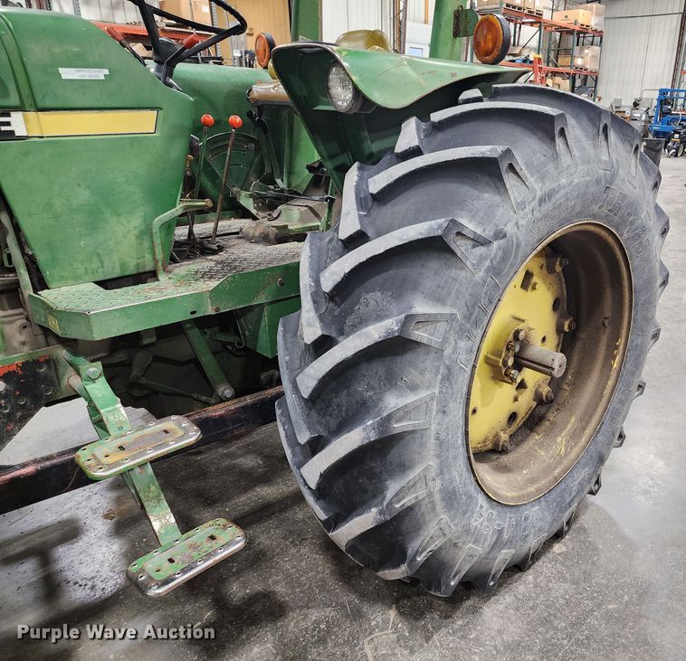 image for item JW9932 1980 John Deere 2940  tractor