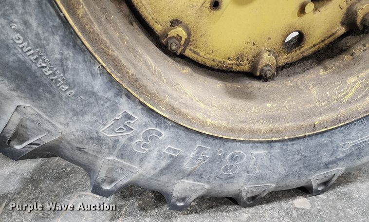 image for item JW9932 1980 John Deere 2940  tractor