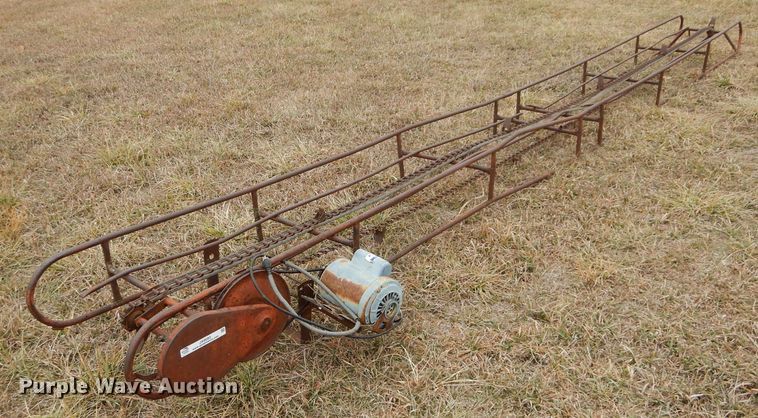 image for item JX9083 19'L hay bale elevator