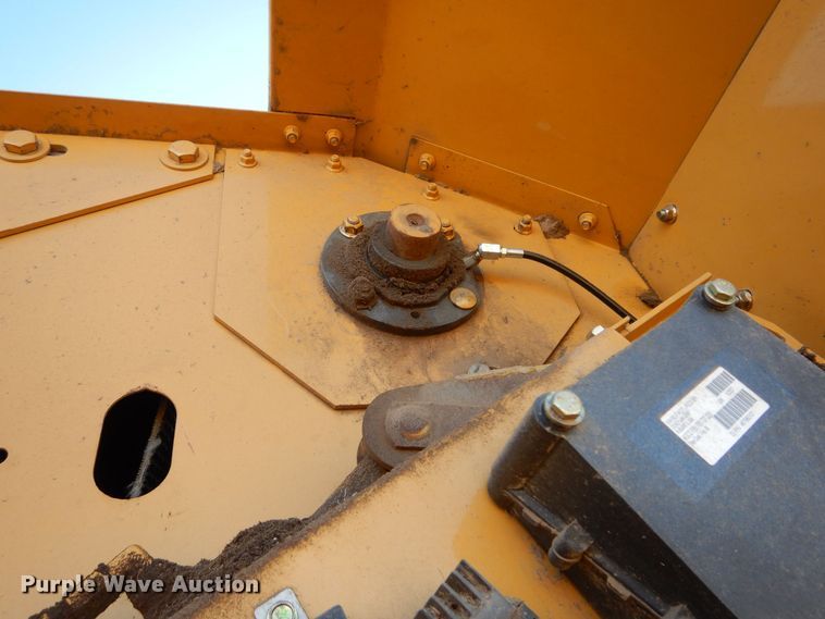 image for item JX9085 2008 AGCO Challenger RB563  round baler