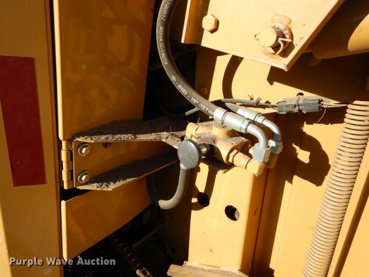 image for item JX9085 2008 AGCO Challenger RB563  round baler