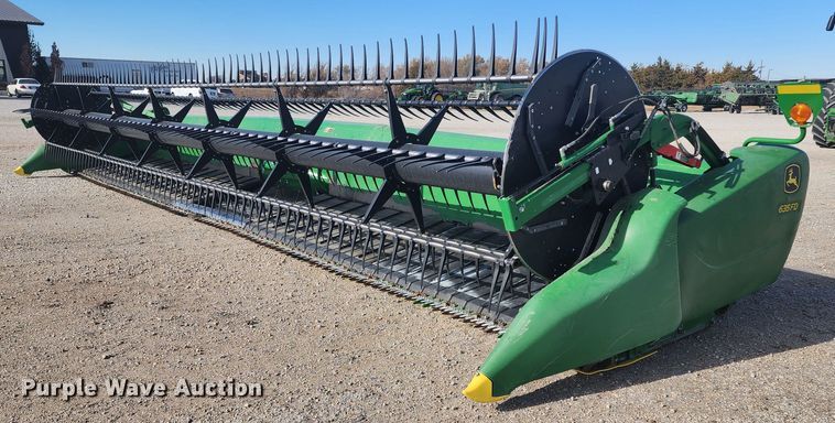 image for item KC9382 2017 John Deere 635FD HydraFlex  flex draper head