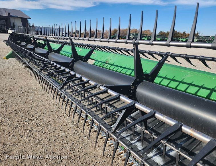 image for item KC9382 2017 John Deere 635FD HydraFlex  flex draper head