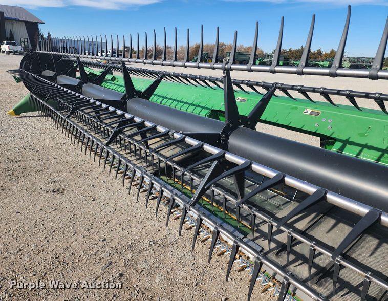 image for item KC9382 2017 John Deere 635FD HydraFlex  flex draper head