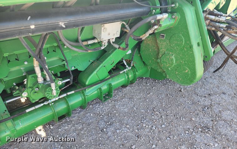 image for item KC9382 2017 John Deere 635FD HydraFlex  flex draper head