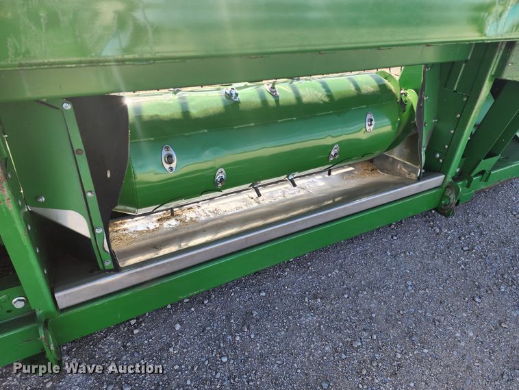 image for item KC9382 2017 John Deere 635FD HydraFlex  flex draper head