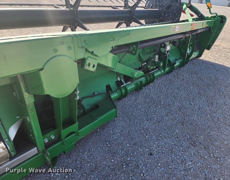 image for item KC9382 2017 John Deere 635FD HydraFlex  flex draper head