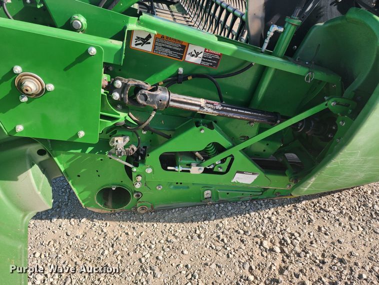 image for item KC9382 2017 John Deere 635FD HydraFlex  flex draper head