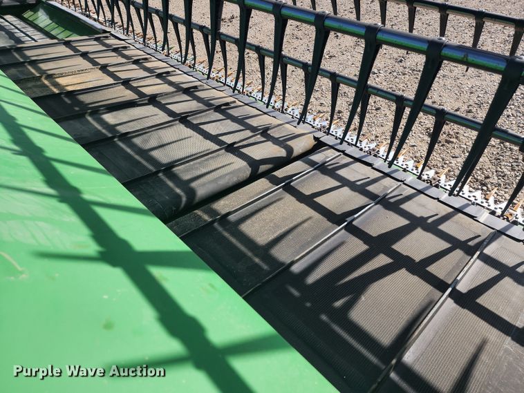 image for item KC9382 2017 John Deere 635FD HydraFlex  flex draper head