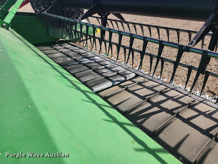 image for item KC9382 2017 John Deere 635FD HydraFlex  flex draper head