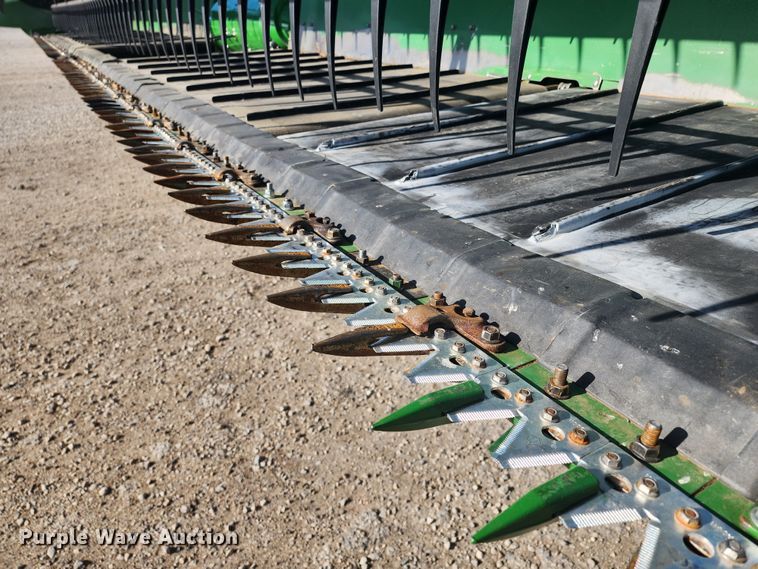 image for item KC9382 2017 John Deere 635FD HydraFlex  flex draper head