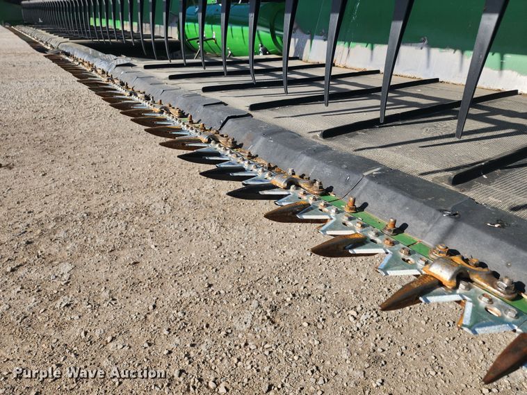 image for item KC9382 2017 John Deere 635FD HydraFlex  flex draper head