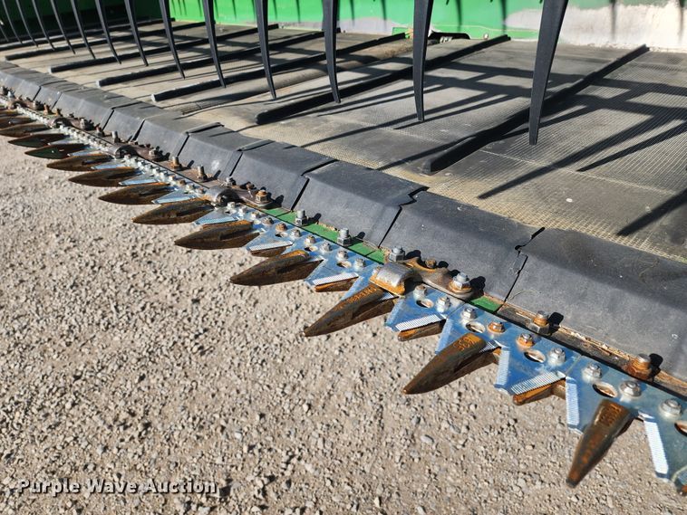 image for item KC9382 2017 John Deere 635FD HydraFlex  flex draper head