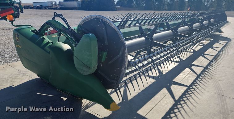 image for item KC9418 2017 John Deere 635FD HydraFlex  flex draper head